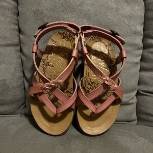 Toddler girls blowfish sandals no tags but brand new